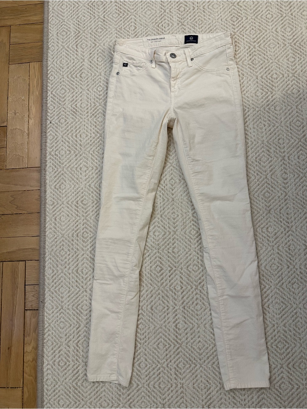 AG Adriano Goldschmied “The Legging Ankle” Cream Corduroy Pants Size 24
